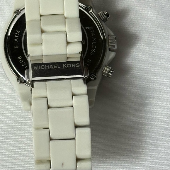 Micheal Kors Jet Set White Sports Watch w/ Box - Picture 12 of 16